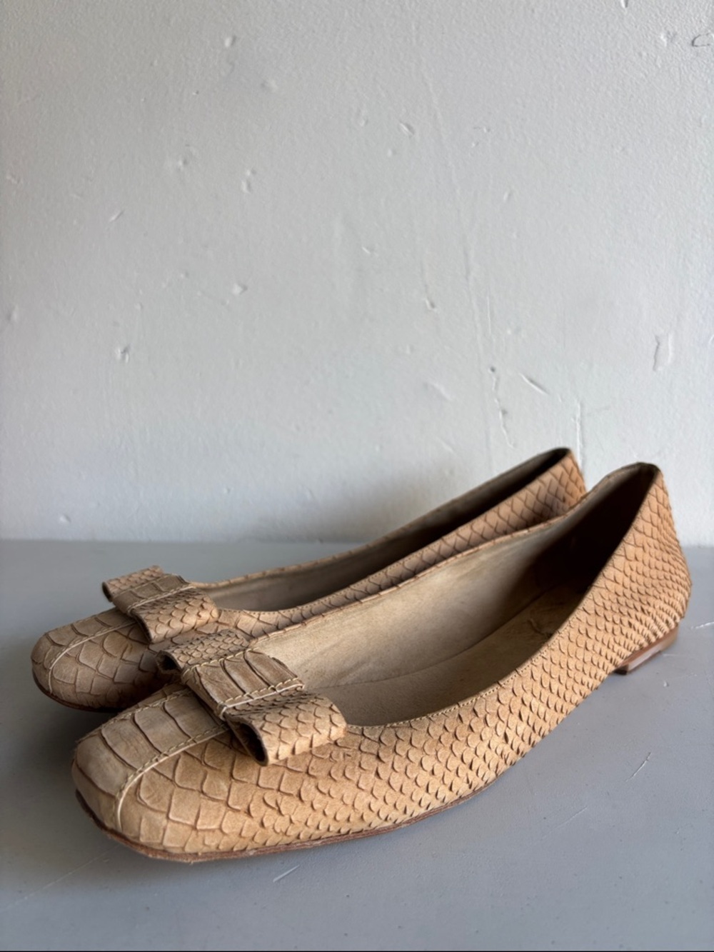 Stuart Weitzman Beige Textured Loafers